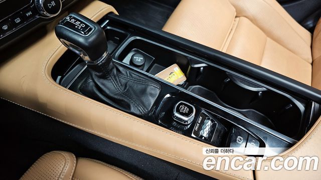 Volvo V90 2018 — photo 12
