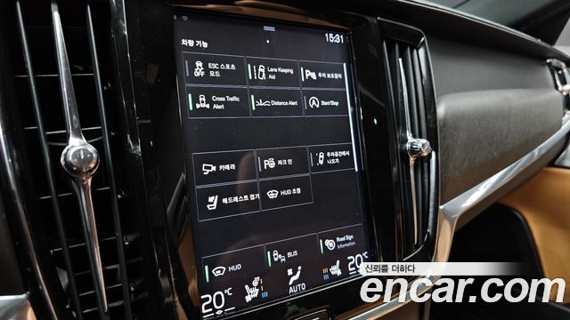 Volvo V90 2018 — photo 21