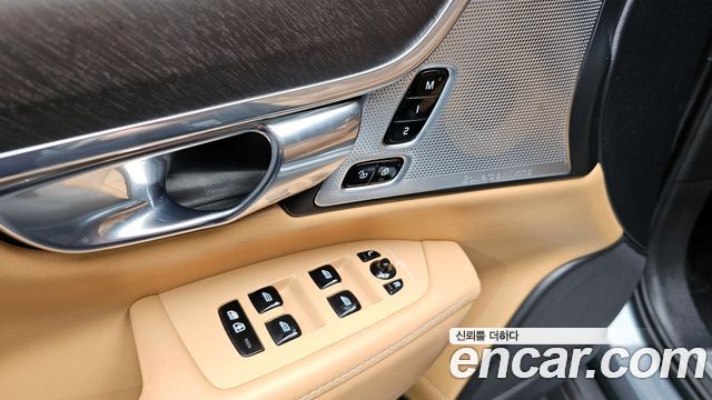 Volvo V90 2018 — photo 23