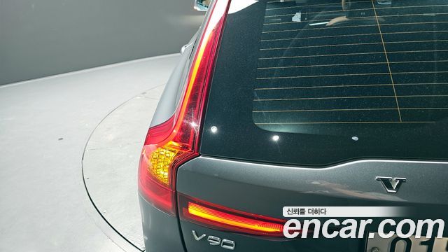 Volvo V90 2018 — photo 9