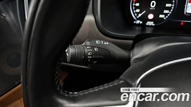 Volvo V90 2018 — photo 27