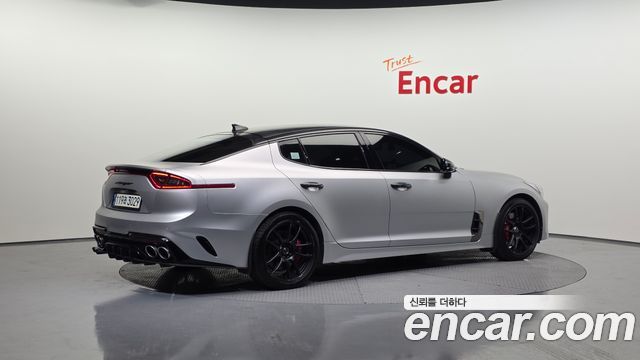 Kia Stinger 2018 — photo 2