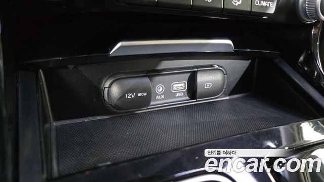 Kia Stinger 2018 — photo 19