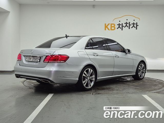 Mercedes-Benz E-Class 2014 — photo 4