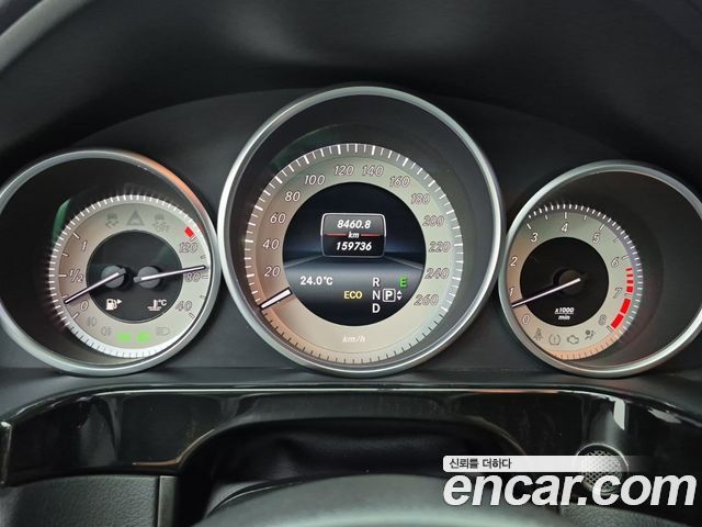 Mercedes-Benz E-Class 2014 — photo 8