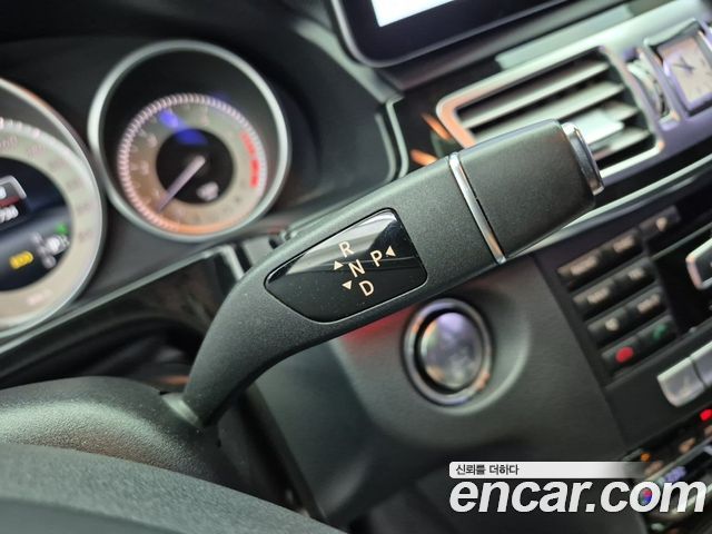 Mercedes-Benz E-Class 2014 — photo 9