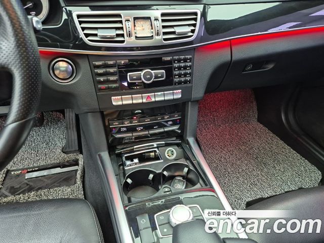 Mercedes-Benz E-Class 2014 — photo 10
