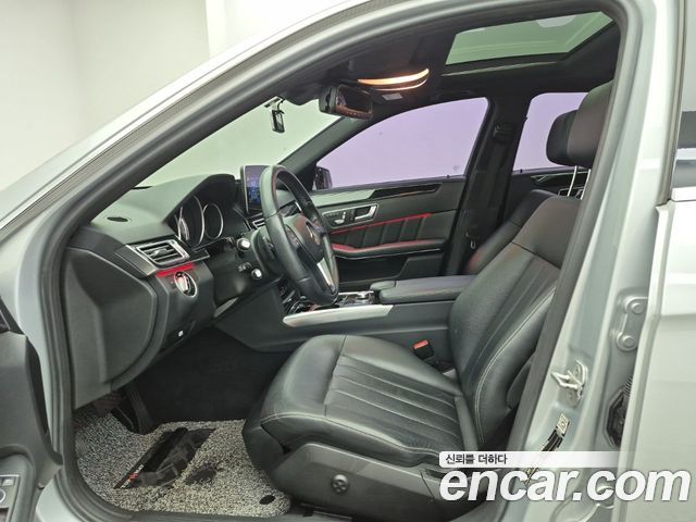 Mercedes-Benz E-Class 2014 — photo 11