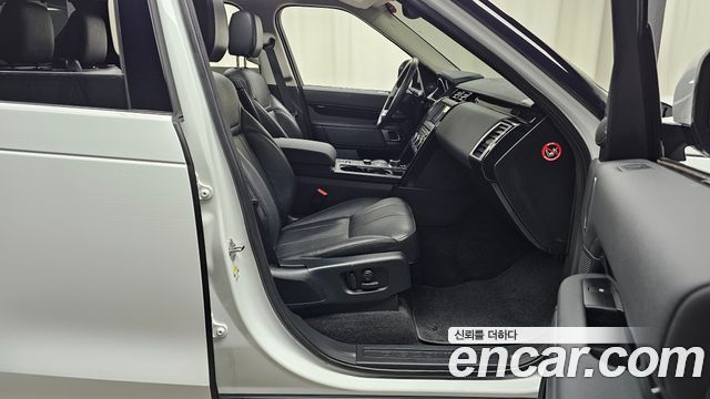 Land Rover Discovery 2020 — photo 11
