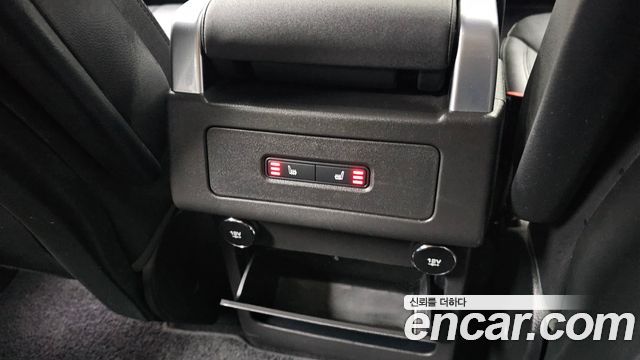Land Rover Discovery 2020 — photo 18