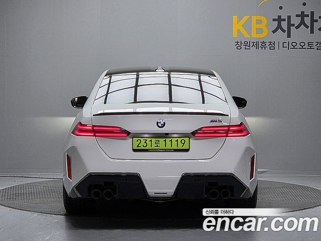 BMW M5 2025 — photo 4