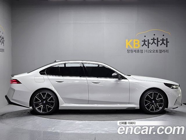BMW M5 2025 — photo 7