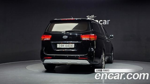 Kia Canival 2016 — photo 4