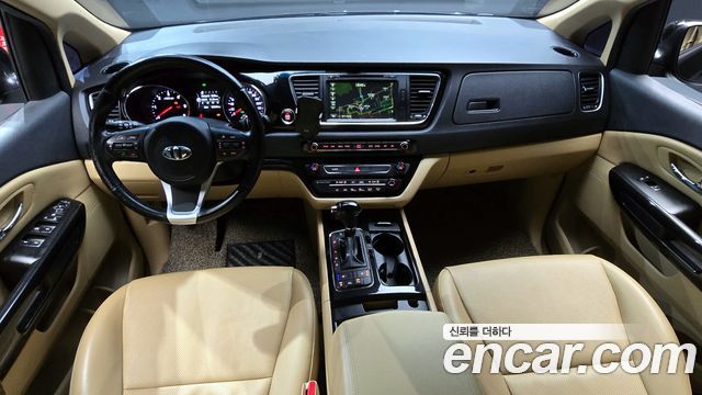 Kia Canival 2016 — photo 10