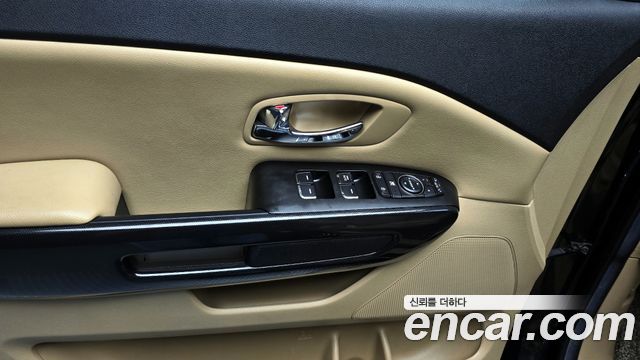 Kia Canival 2016 — photo 22