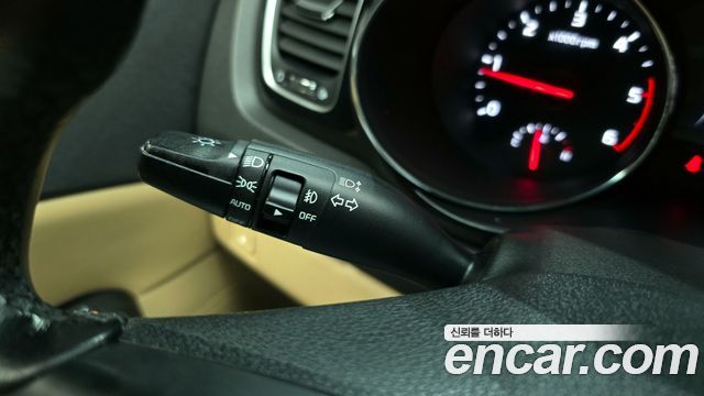 Kia Canival 2016 — photo 24