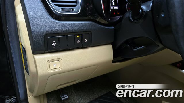 Kia Canival 2016 — photo 25
