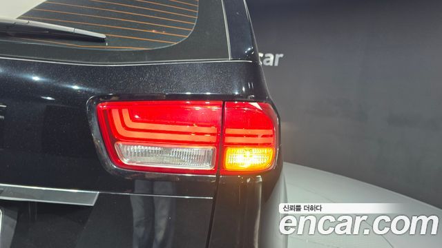 Kia Canival 2016 — photo 9