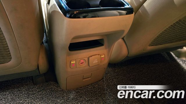 Kia Canival 2016 — photo 27