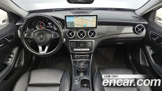 Mercedes-Benz GLA-Class 2018 — photo 7