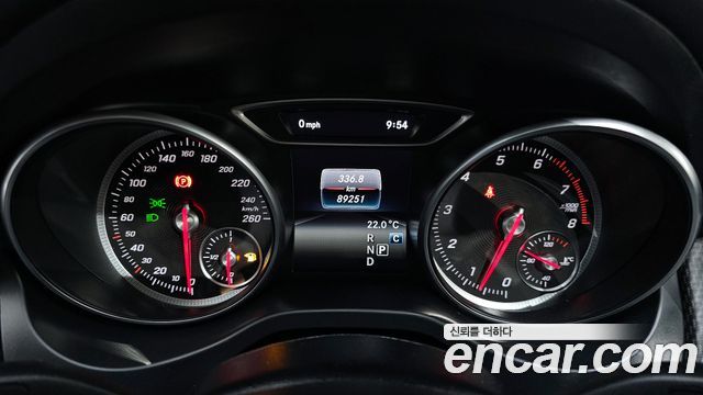 Mercedes-Benz GLA-Class 2018 — photo 8