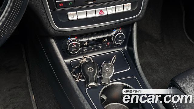 Mercedes-Benz GLA-Class 2018 — photo 20