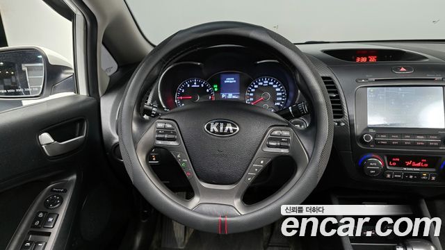 Kia K3 2015 — photo 12