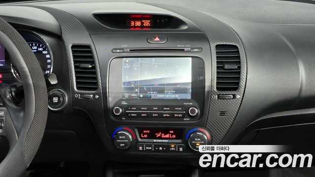 Kia K3 2015 — photo 17