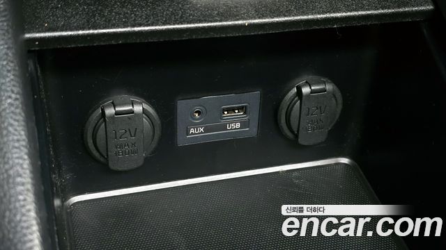 Kia K3 2015 — photo 19