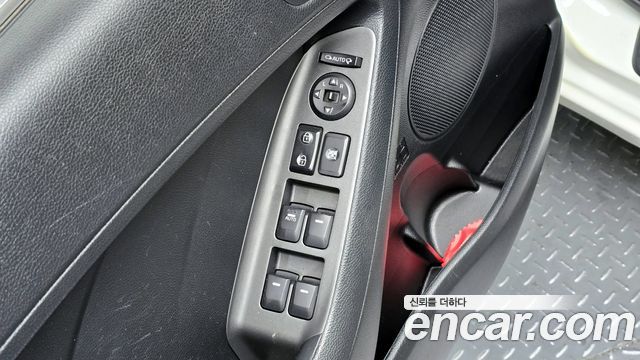 Kia K3 2015 — photo 20