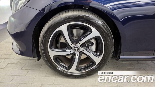 Mercedes-Benz E-Class 2020 — photo 5