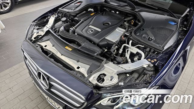 Mercedes-Benz E-Class 2020 — photo 6