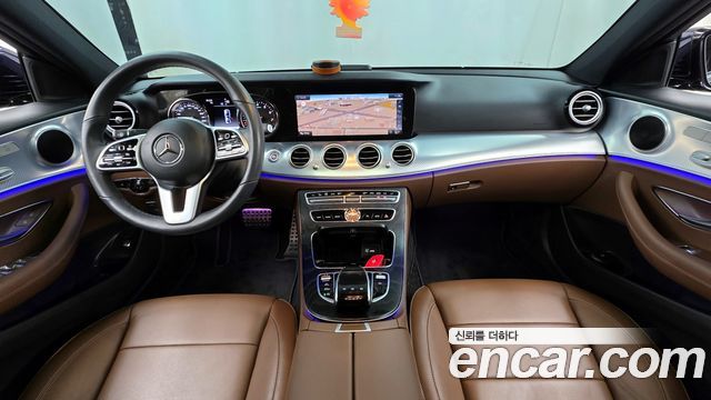 Mercedes-Benz E-Class 2020 — photo 10