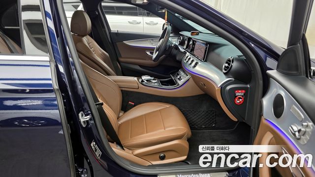 Mercedes-Benz E-Class 2020 — photo 17