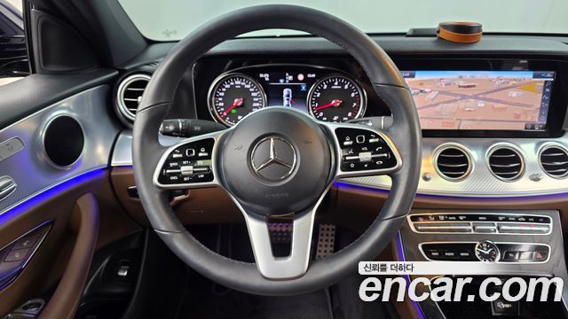 Mercedes-Benz E-Class 2020 — photo 19