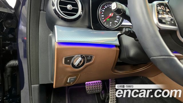 Mercedes-Benz E-Class 2020 — photo 22