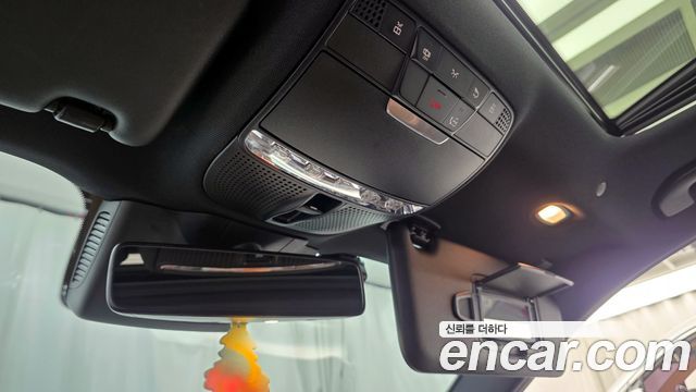Mercedes-Benz E-Class 2020 — photo 23