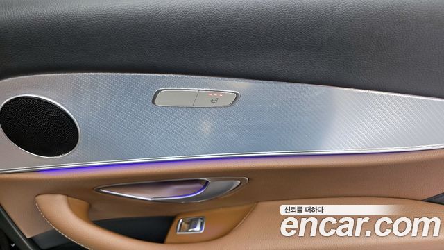 Mercedes-Benz E-Class 2020 — photo 24