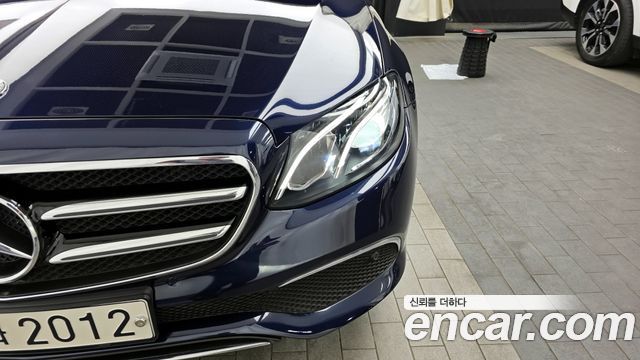 Mercedes-Benz E-Class 2020 — photo 8