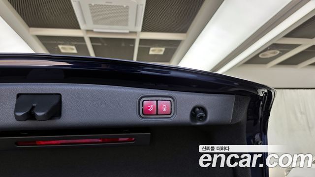 Mercedes-Benz E-Class 2020 — photo 27