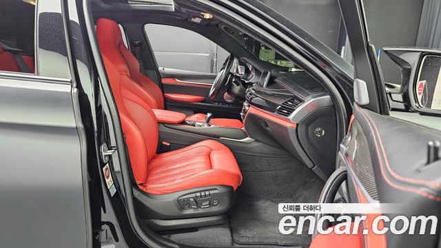 BMW X6M 2017 — photo 12