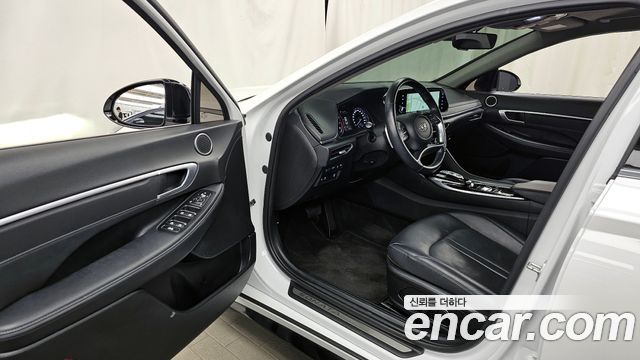 Hyundai Sonata 2022 — photo 13