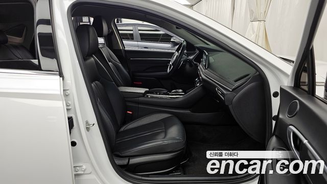 Hyundai Sonata 2022 — photo 17