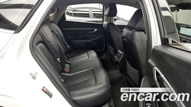 Hyundai Sonata 2022 — photo 18