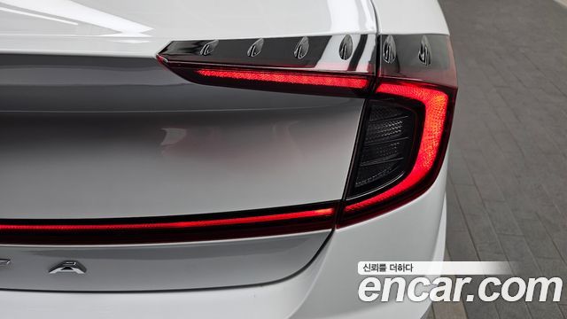 Hyundai Sonata 2022 — photo 9