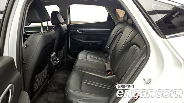 Hyundai Sonata 2022 — photo 16