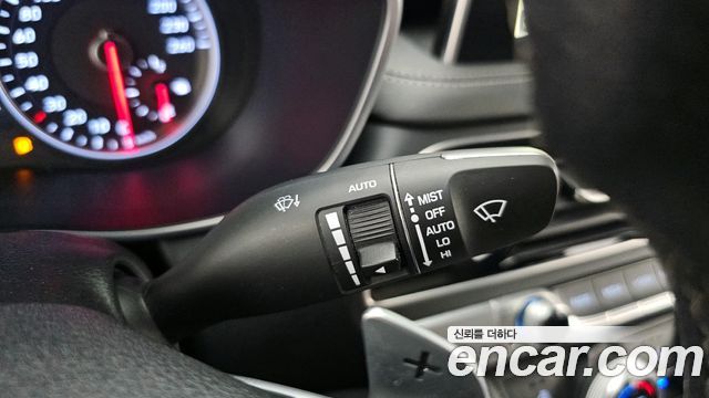 Genesis G70 2018 — photo 17