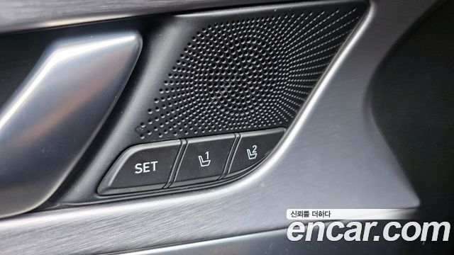 Genesis G70 2018 — photo 18