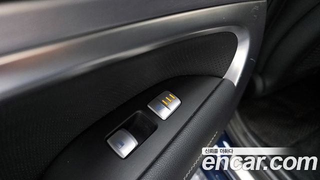 Genesis G70 2018 — photo 19