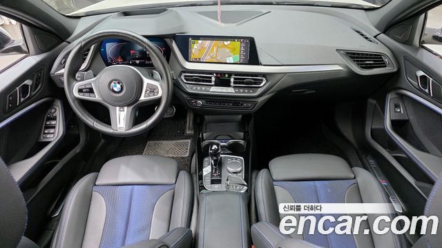 BMW 1-Series 2023 — photo 10